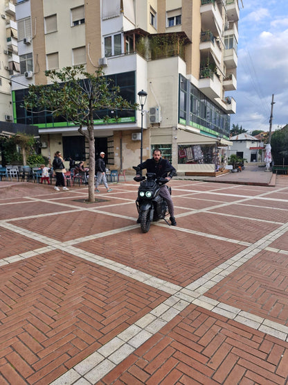 Tank: Shpejtësia e lartë 2000w 72v motocikla e skuterit elektrik me frena disk