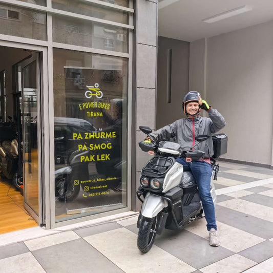 Tank: Shpejtësia e lartë 2000w 72v motocikla e skuterit elektrik me frena disk