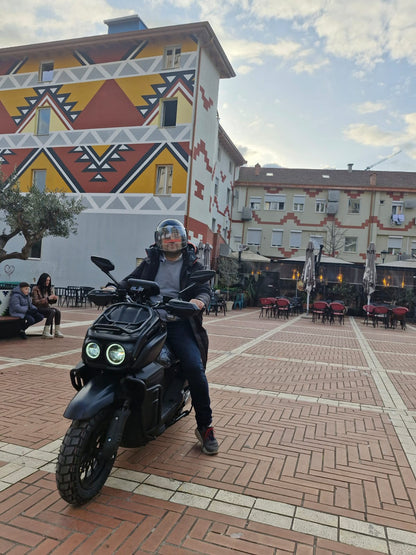 Tank: Shpejtësia e lartë 2000w 72v motocikla e skuterit elektrik me frena disk